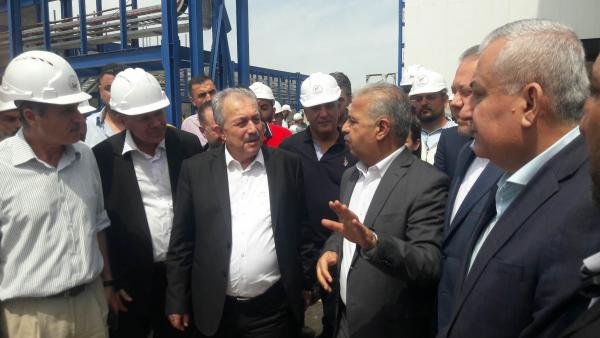 رئيس الحكومة من اللاذقية : نحن قاب قوسين من وضع محطة توليد الرستين بالخدمة .