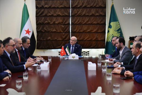 وزير النقل السوري يبحث مع شركات تركية تطوير التعاون في مشاريع النقل والاستثمار