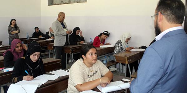 وفد من وزارة التربية يتفقد امتحانات الثانوية العامة في الحسكة
