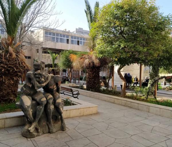 معضلة  (الموديل العاري! تعود وتعمّق الشّرخ