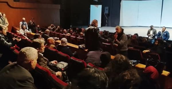 في  جلسة حوارية مع المسرحيين.. نوار بلبل: لن أكون بمفردي ومن دونكم لا أنجز  شيئاً 